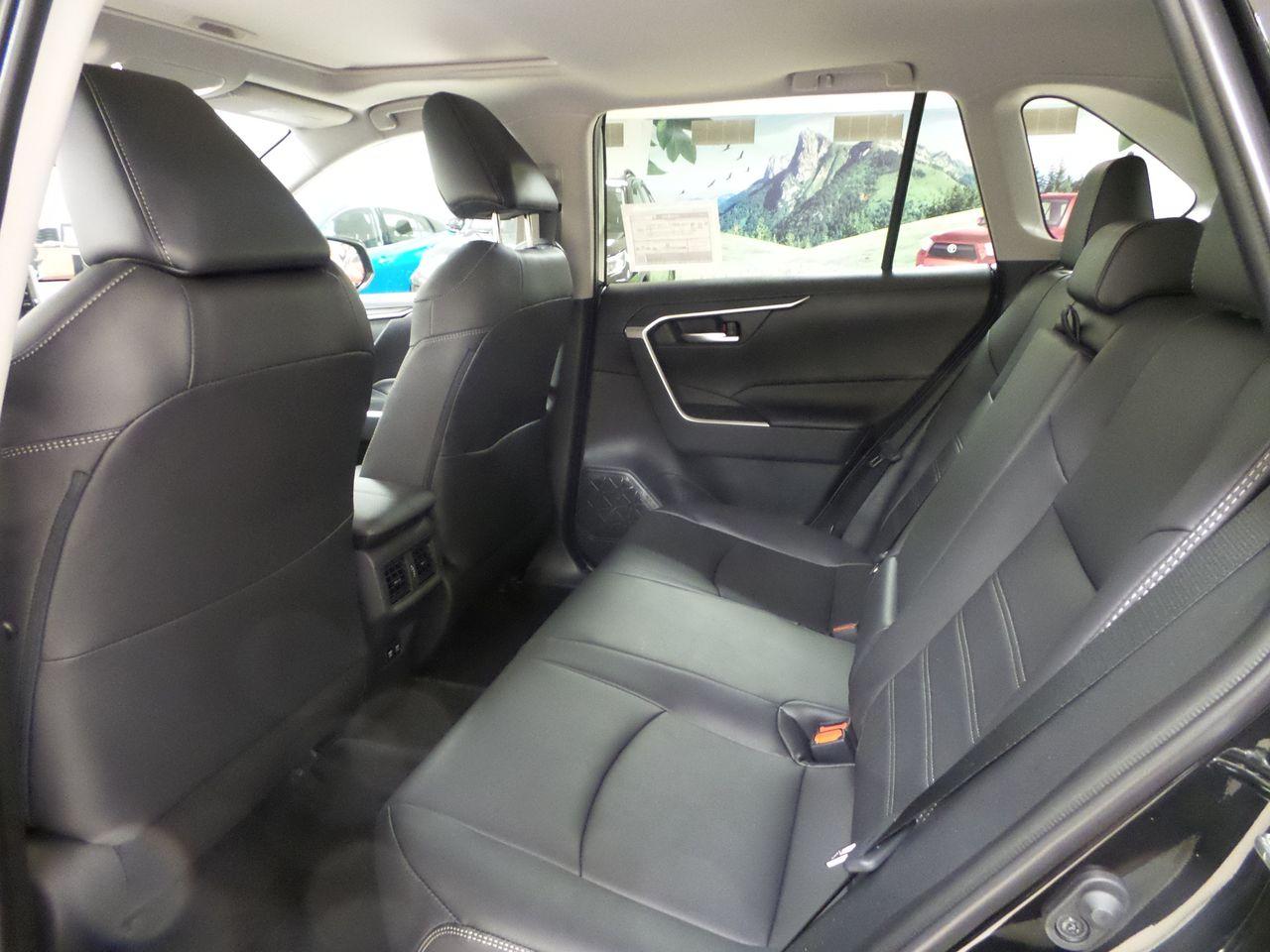 2021 Toyota RAV4 XLE-4