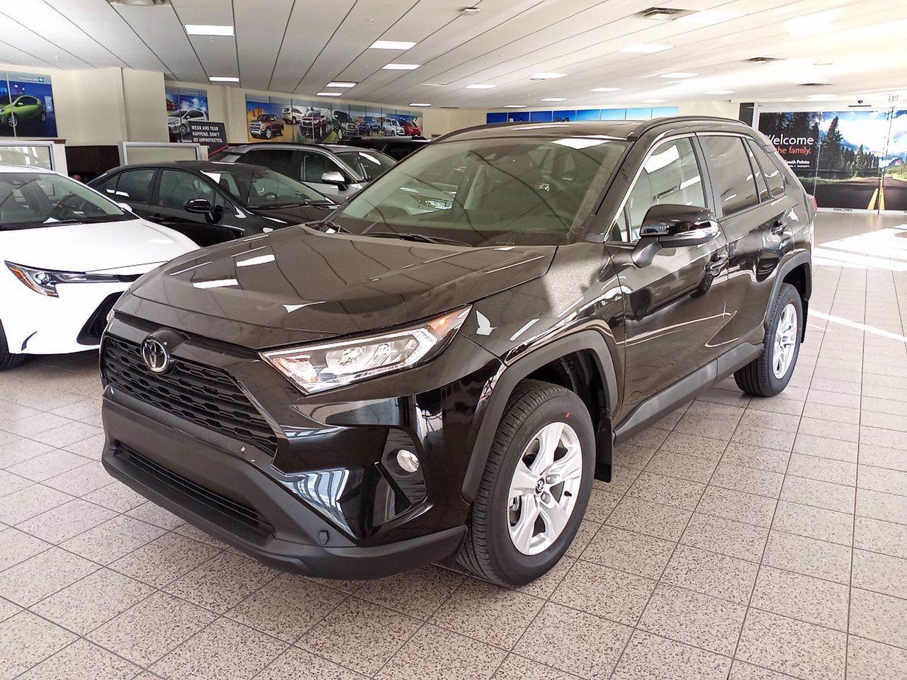 2021 Toyota RAV4 XLE-0