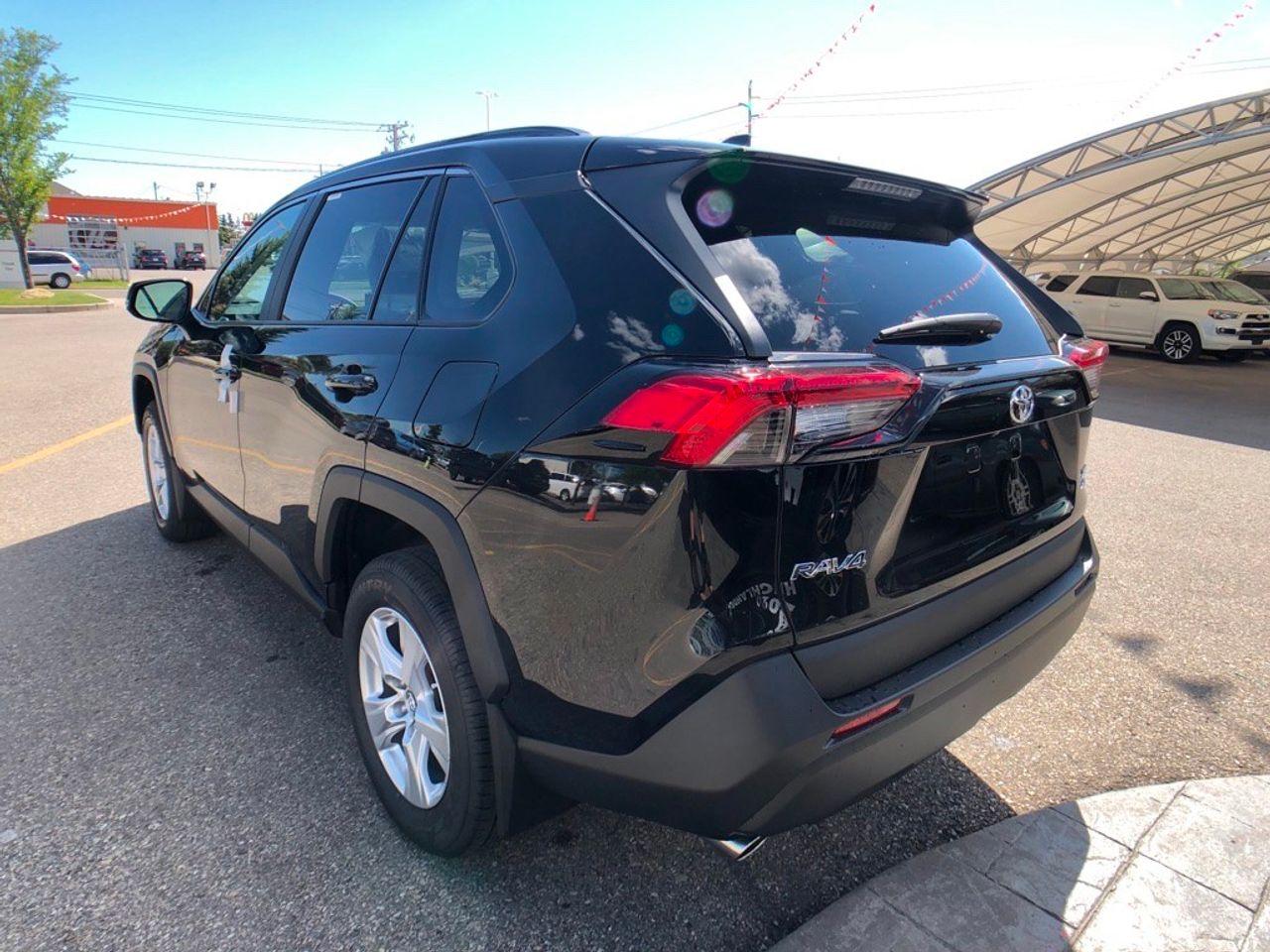 2021 Toyota RAV4 XLE-4