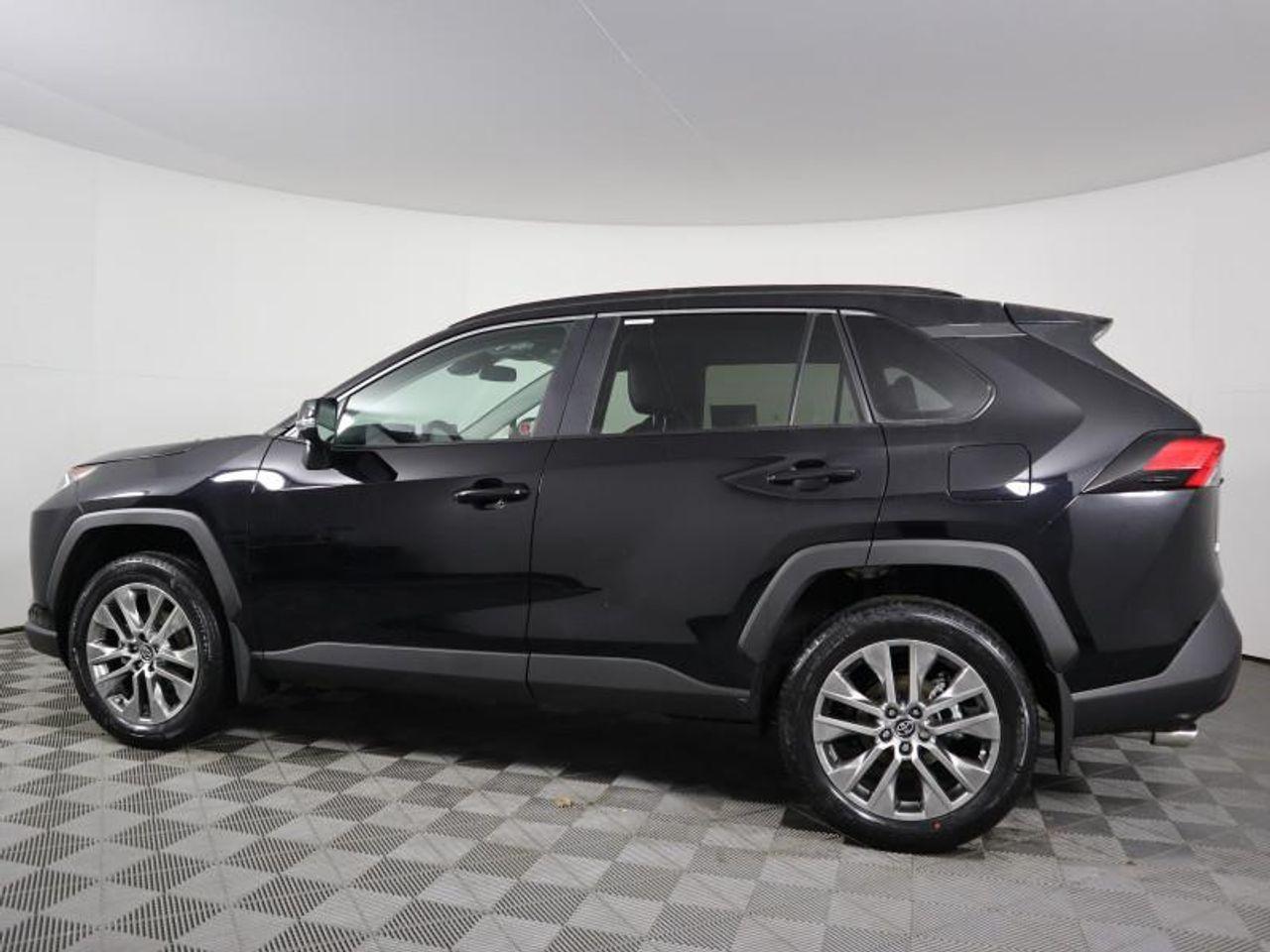 2021 Toyota RAV4 XLE-3