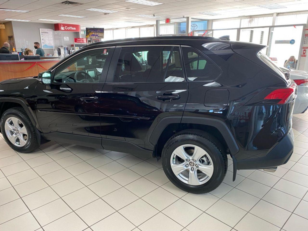 2021 Toyota RAV4 XLE-3