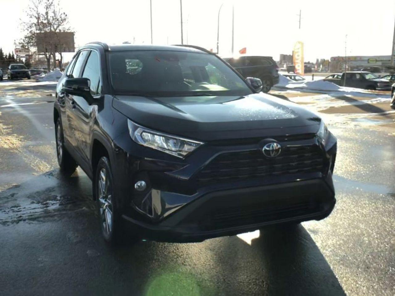 2021 Toyota RAV4 XLE-0