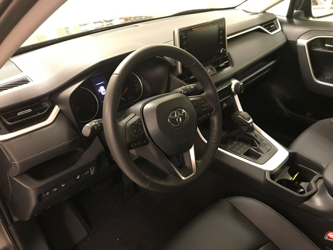 2021 Toyota RAV4 XLE-3