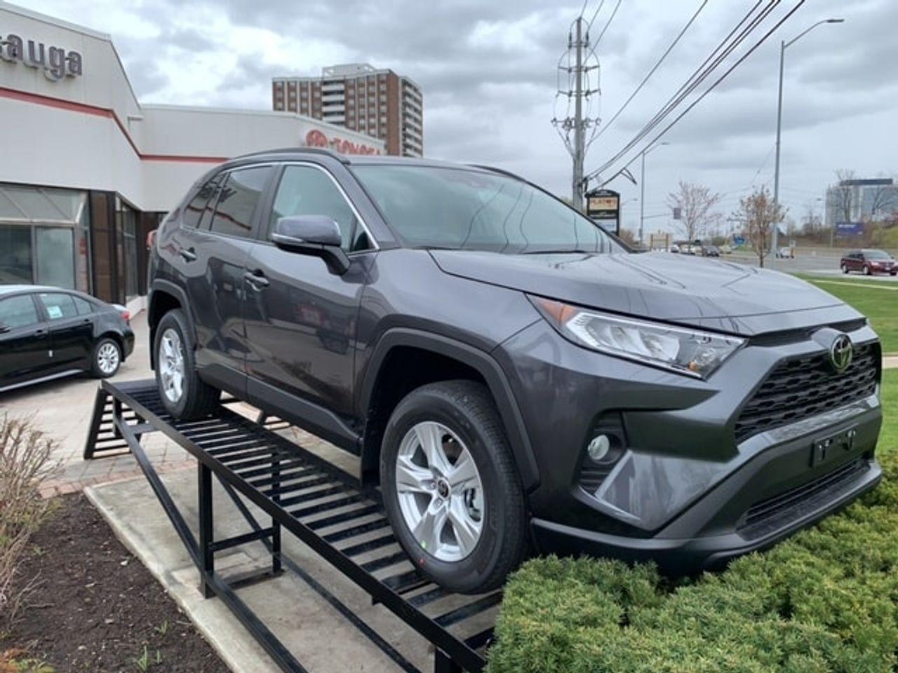 2021 Toyota RAV4 XLE-2