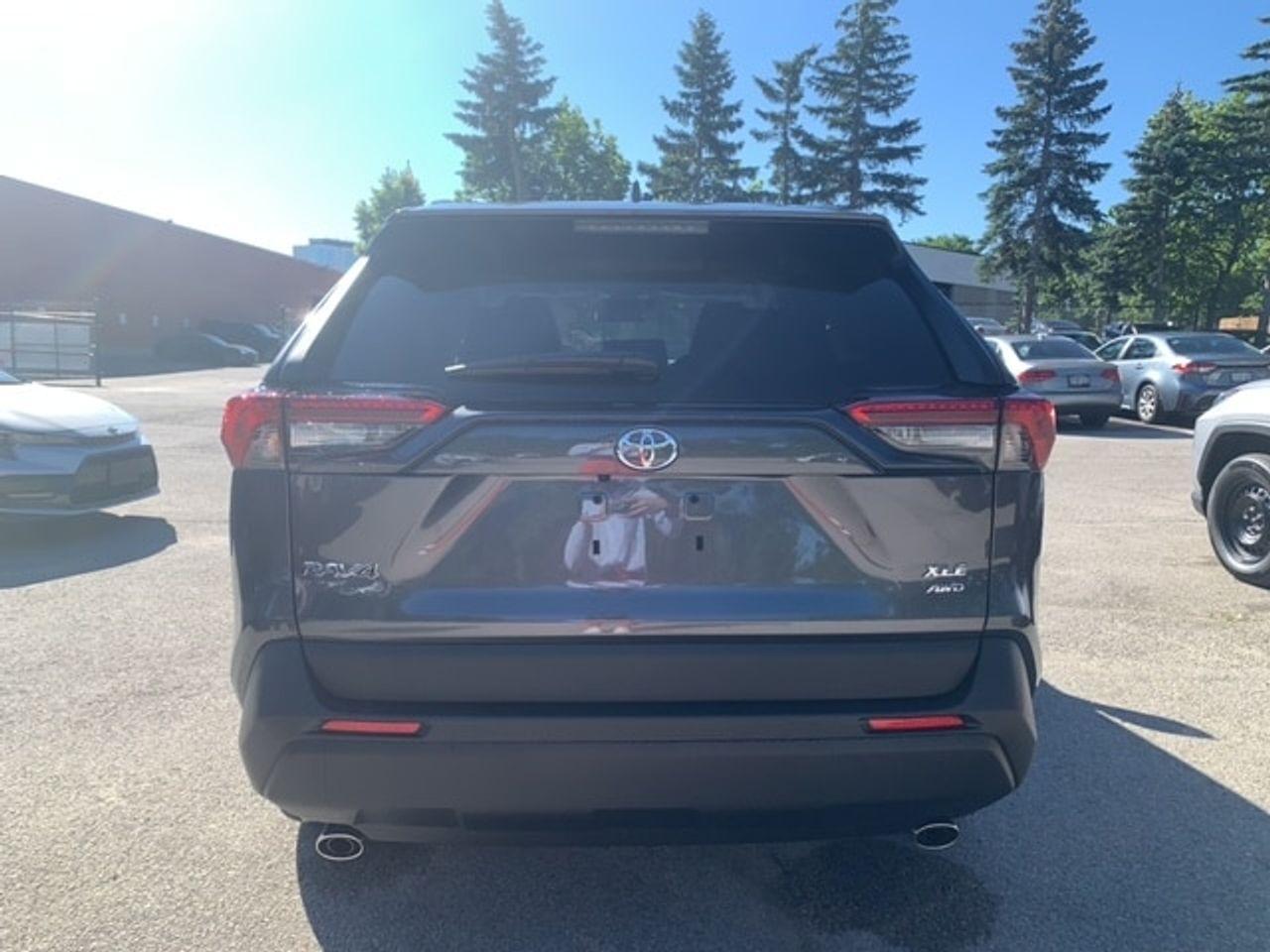 2021 Toyota RAV4 XLE-3