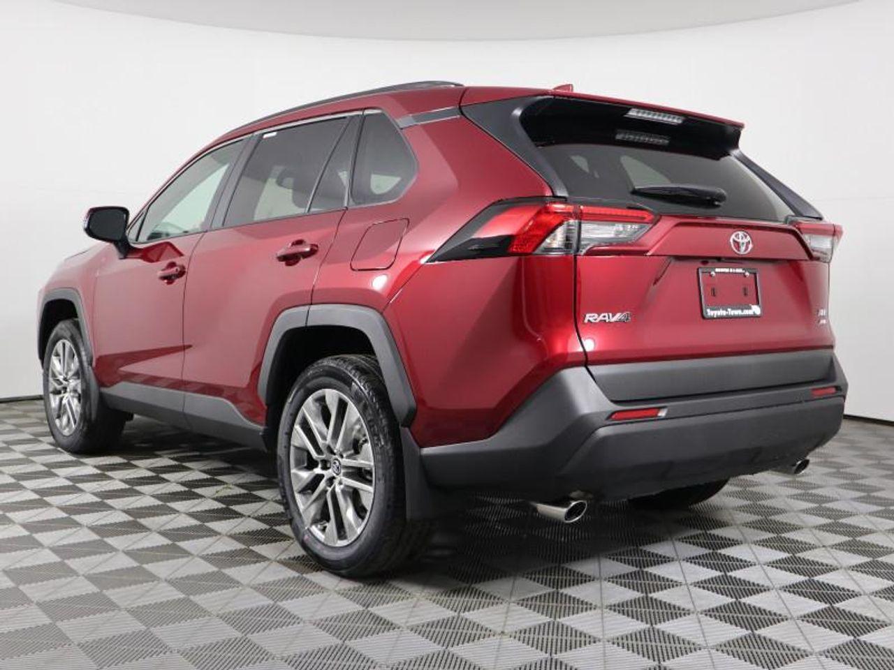 2021 Toyota RAV4 XLE-4
