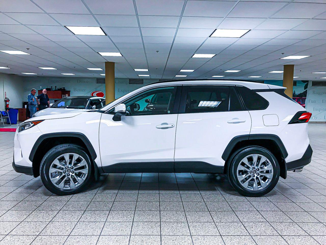 2021 Toyota RAV4 XLE-4