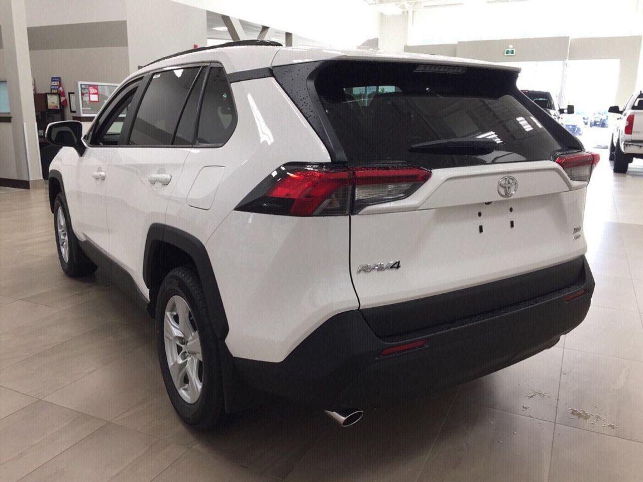 2021 Toyota RAV4 XLE-4