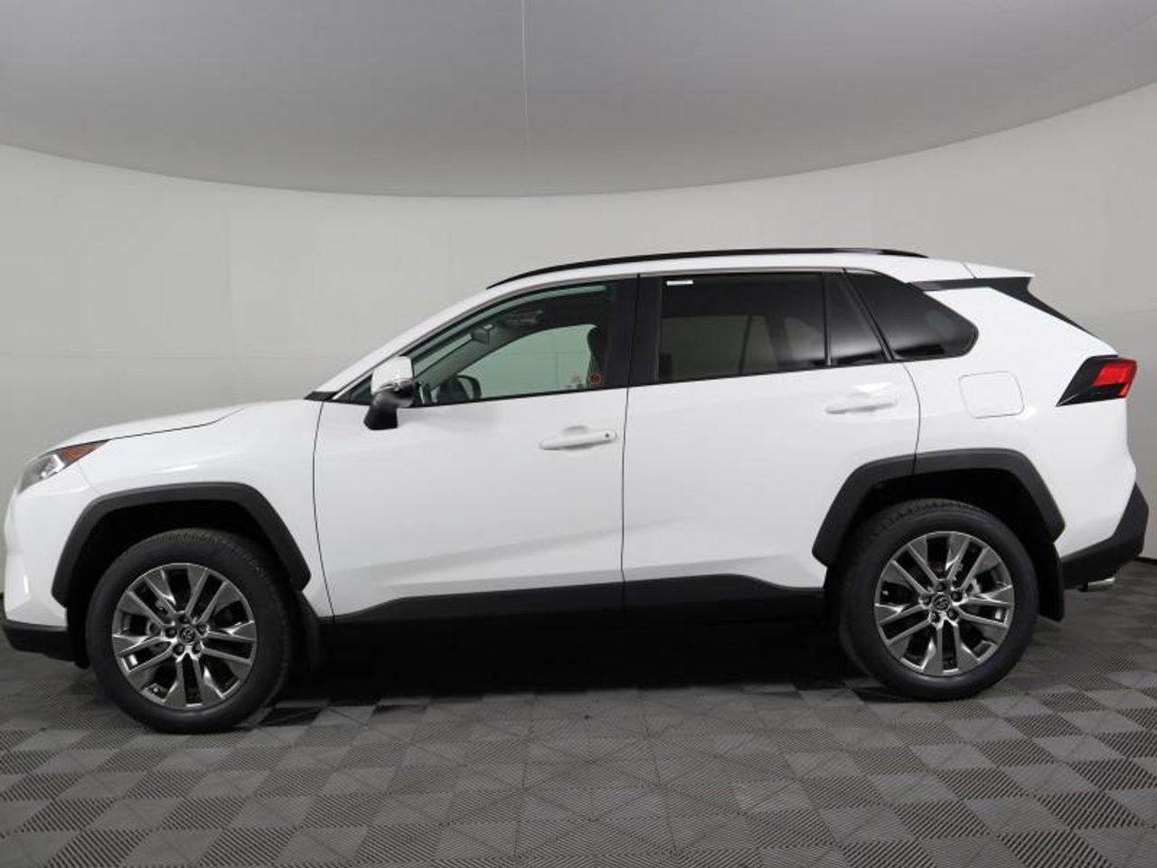 2021 Toyota RAV4 XLE-3