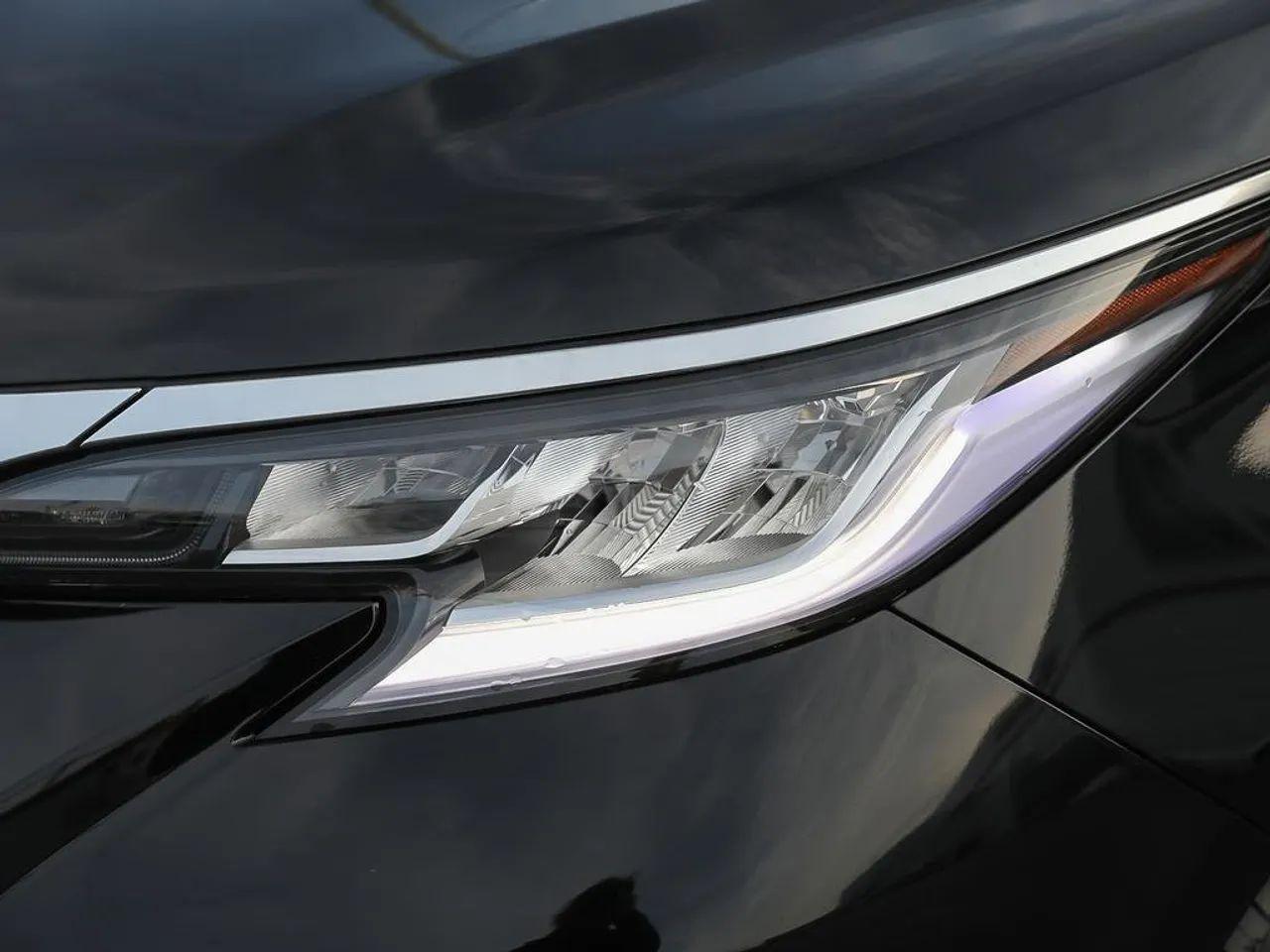 2021 Toyota Sienna Limited-3