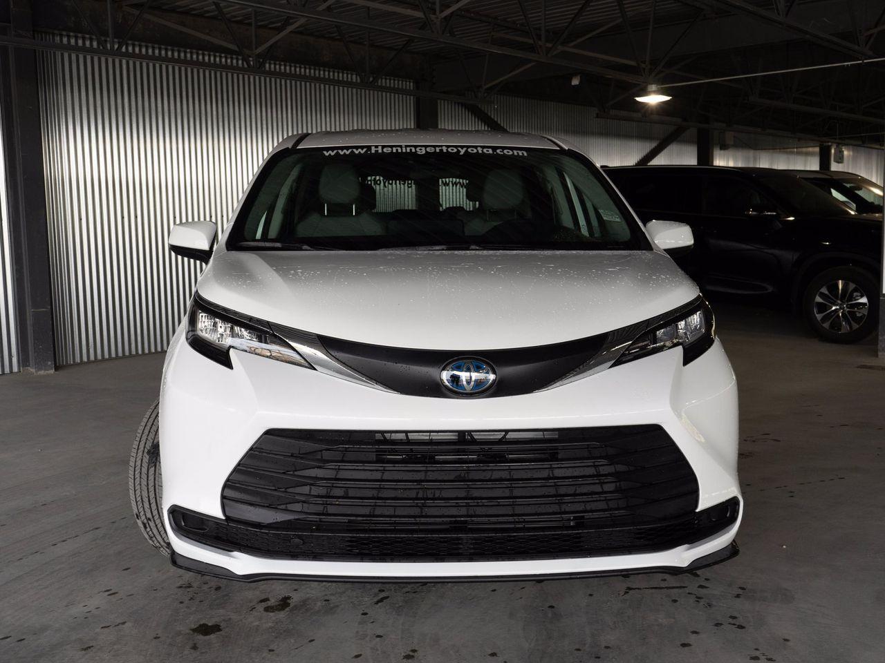 2021 Toyota Sienna LE-1