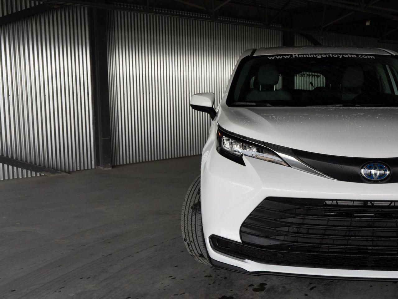 2021 Toyota Sienna LE-2