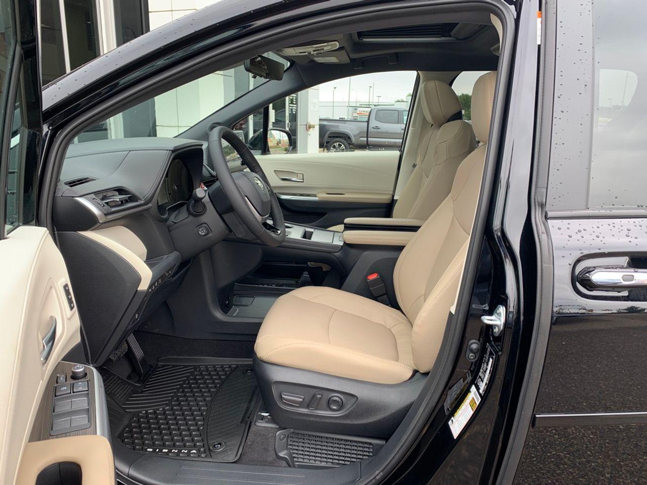 2021 Toyota Sienna Limited-3