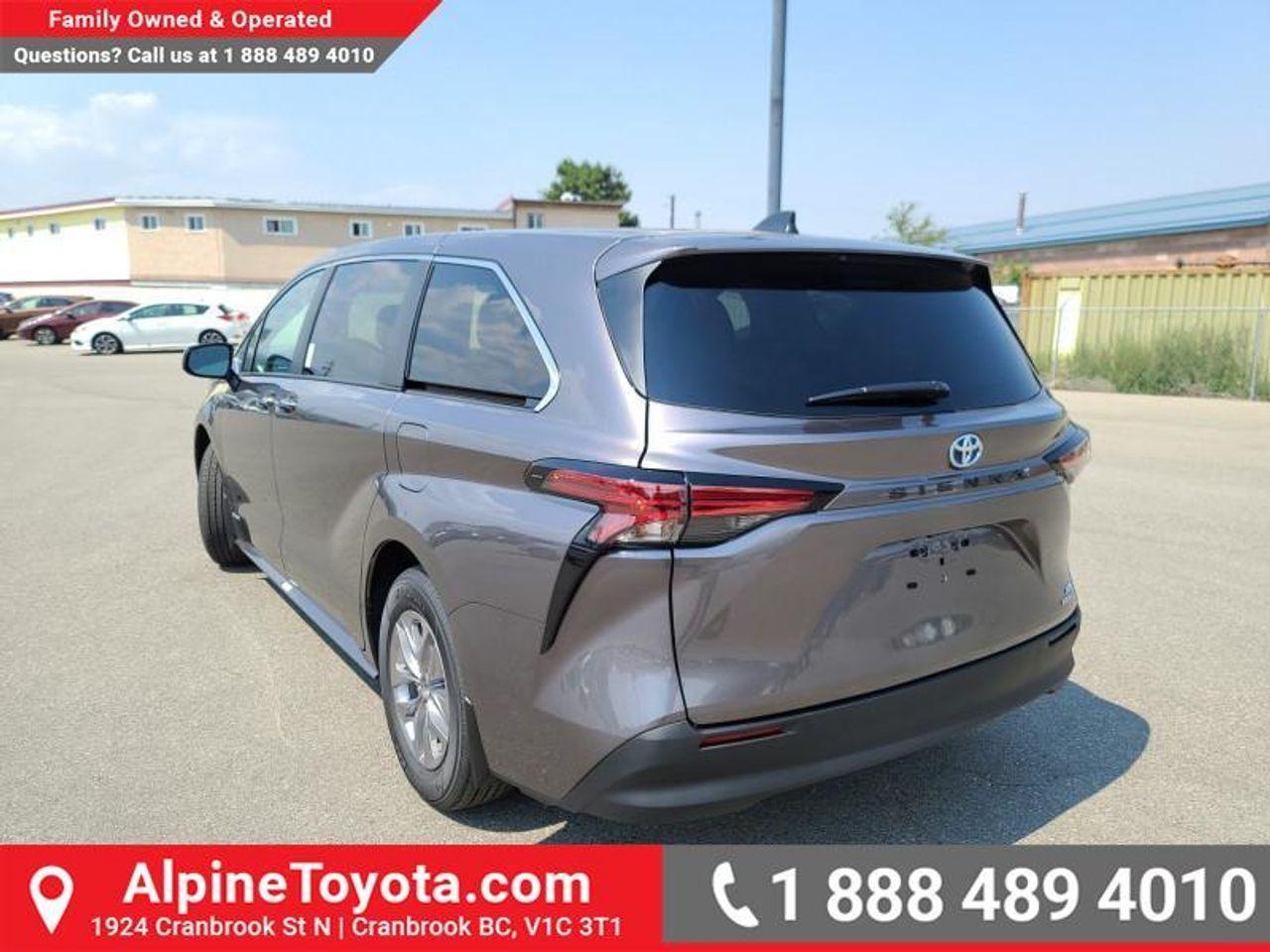 2021 Toyota Sienna XLE-2