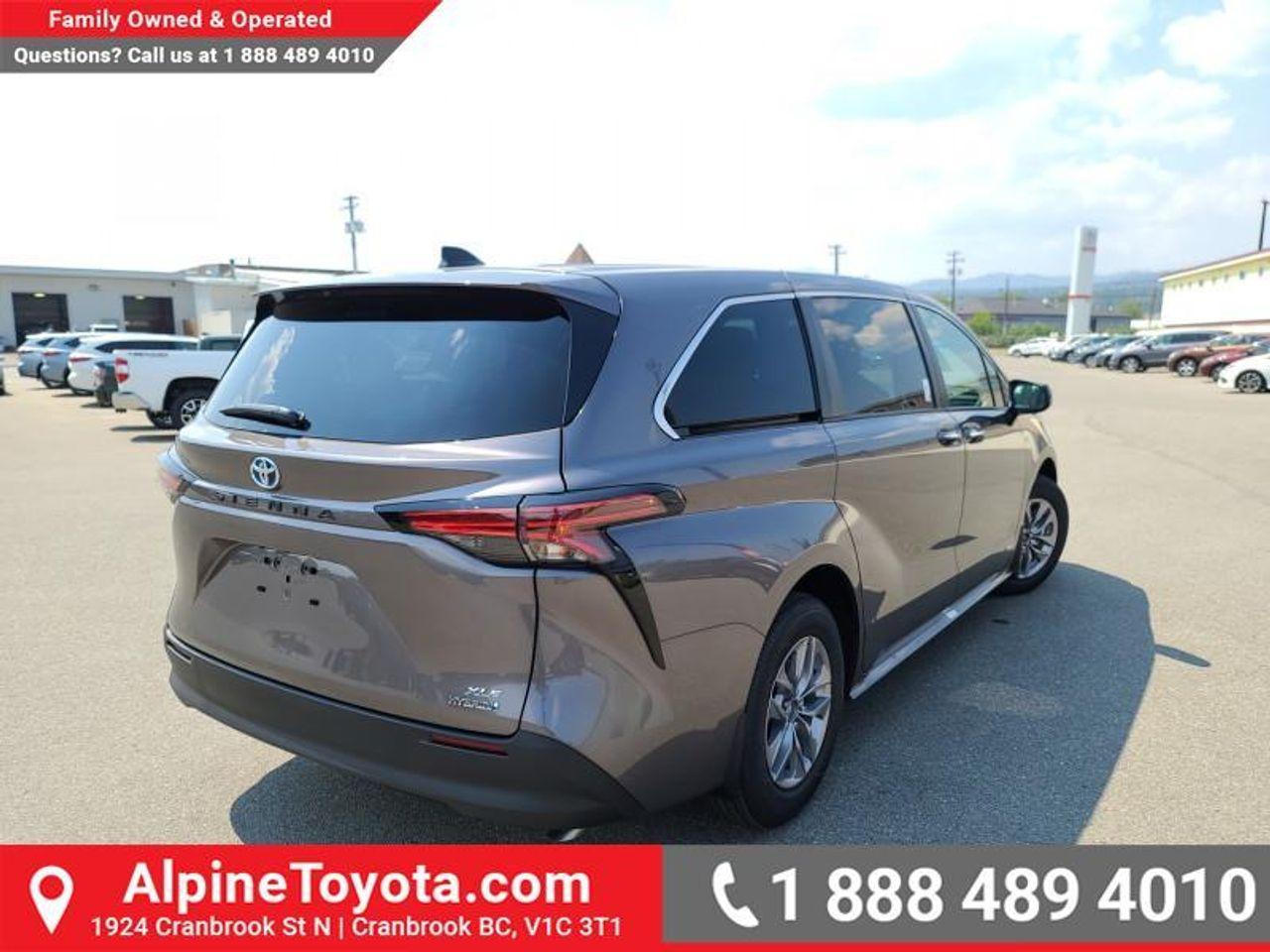 2021 Toyota Sienna XLE-4