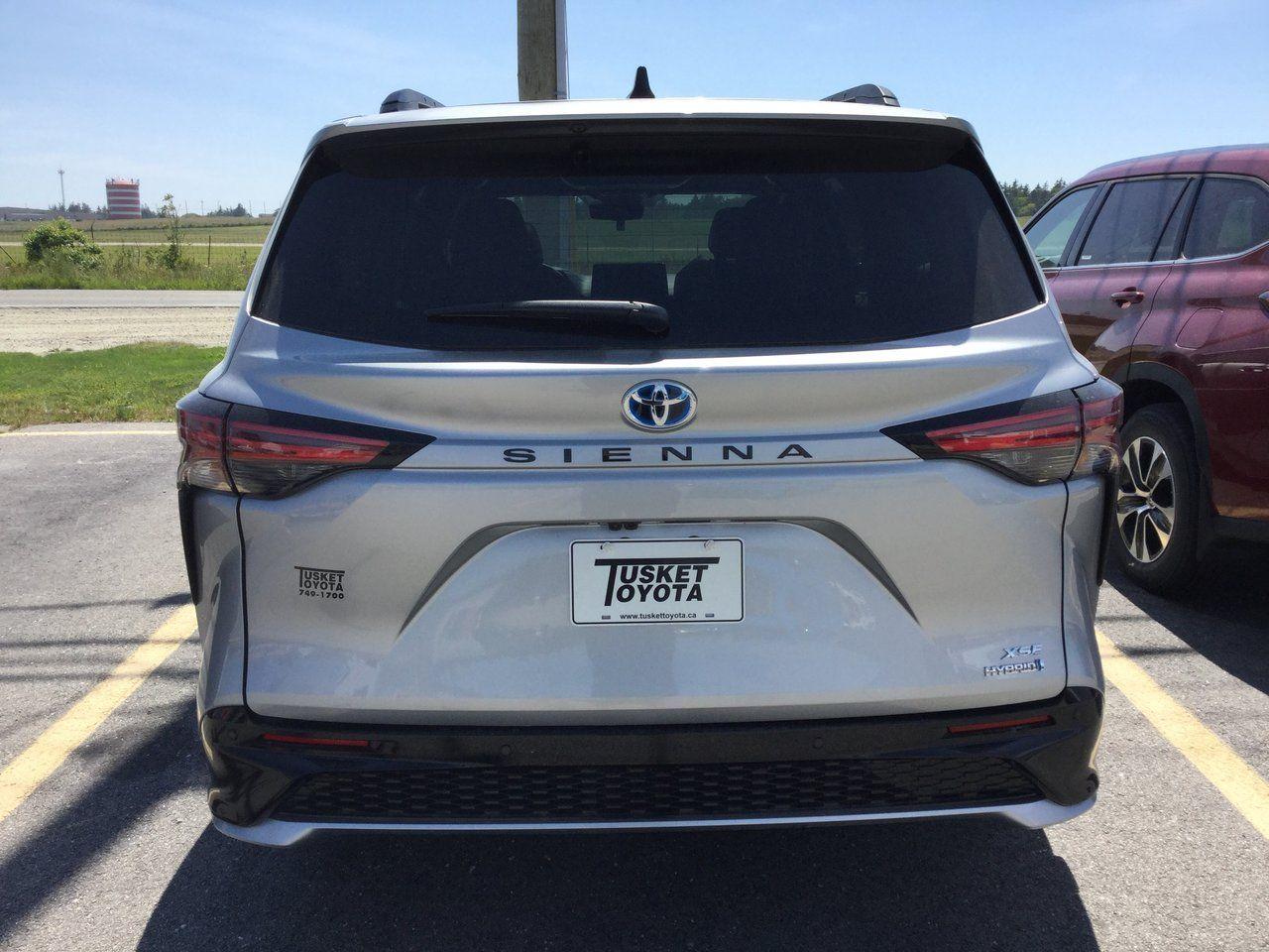 2021 Toyota Sienna XSE-4