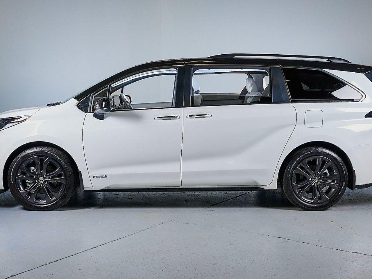 2021 Toyota Sienna XSE-4