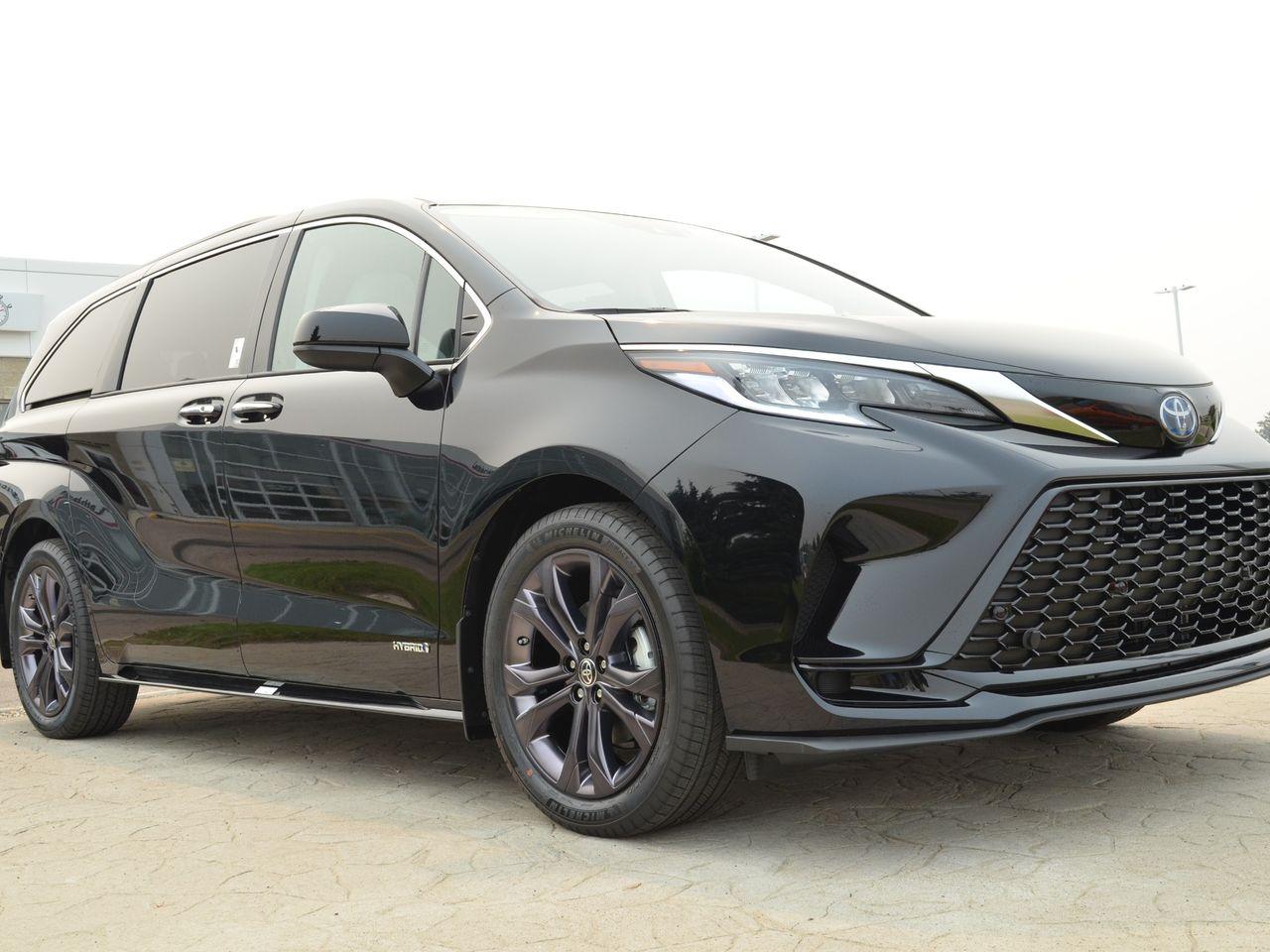 2021 Toyota Sienna XSE-4