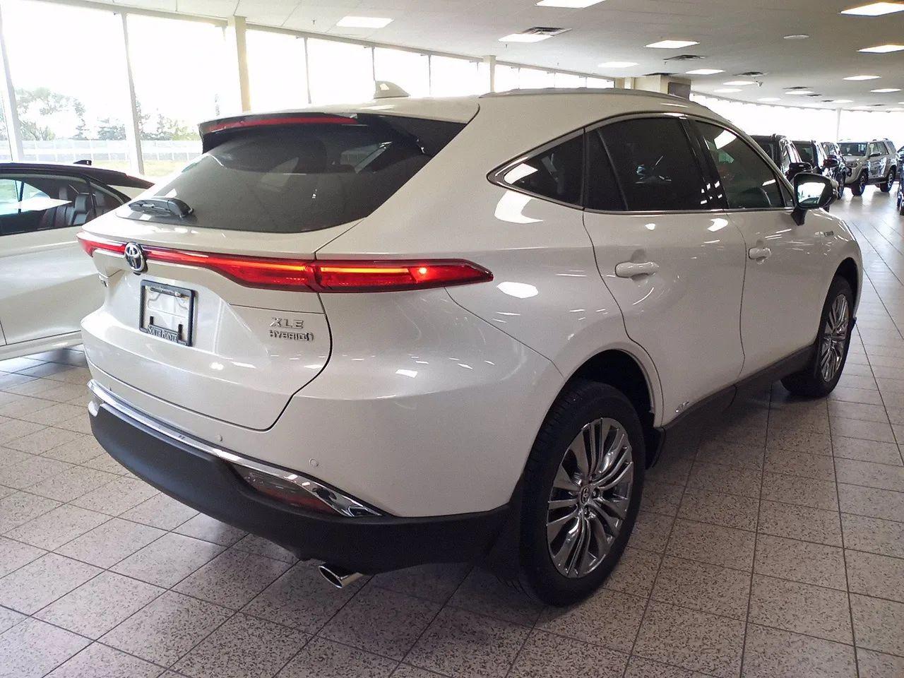 2021 Toyota Venza XLE Hybrid-3