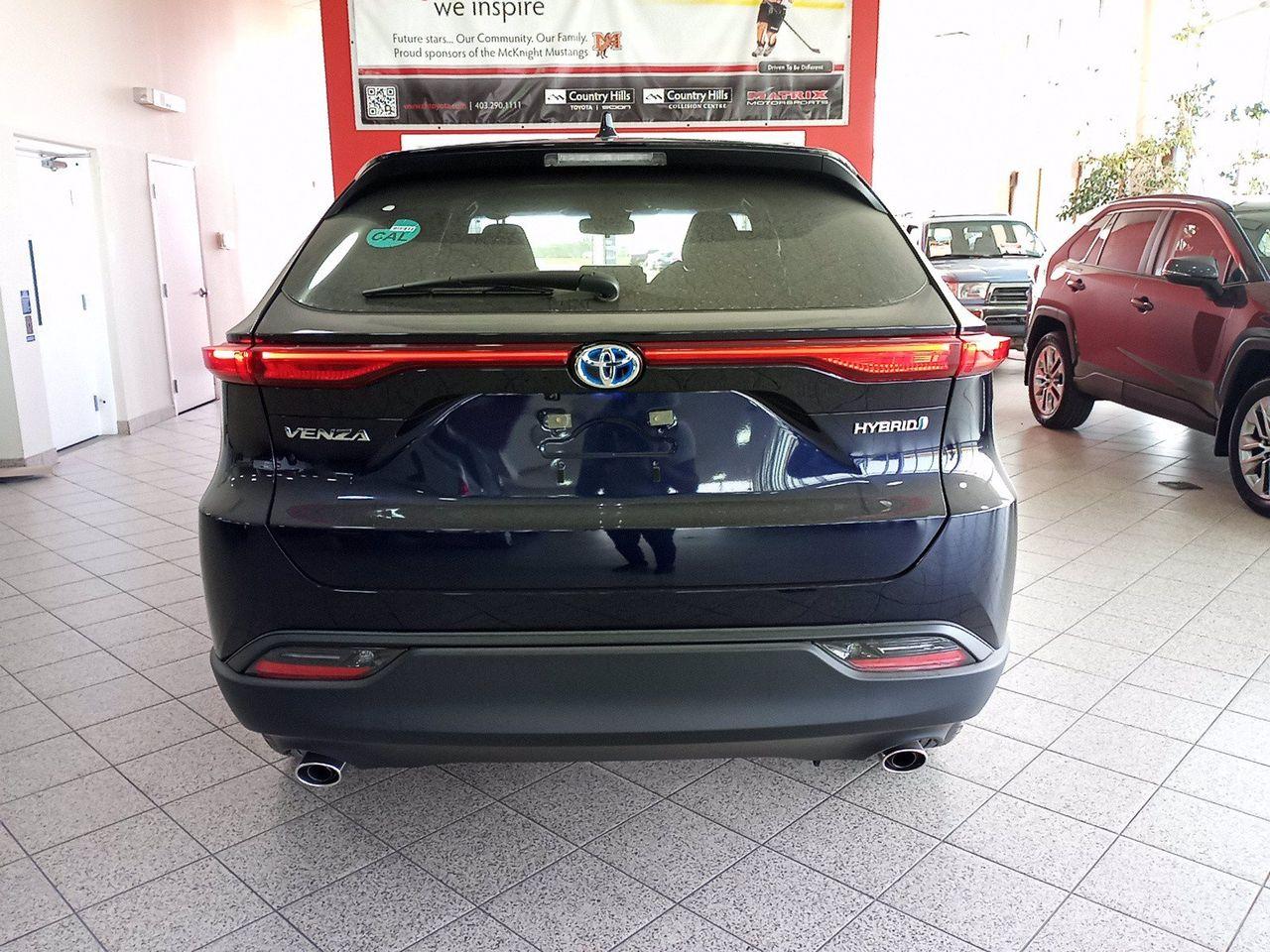 2021 Toyota Venza LE Hybrid-2