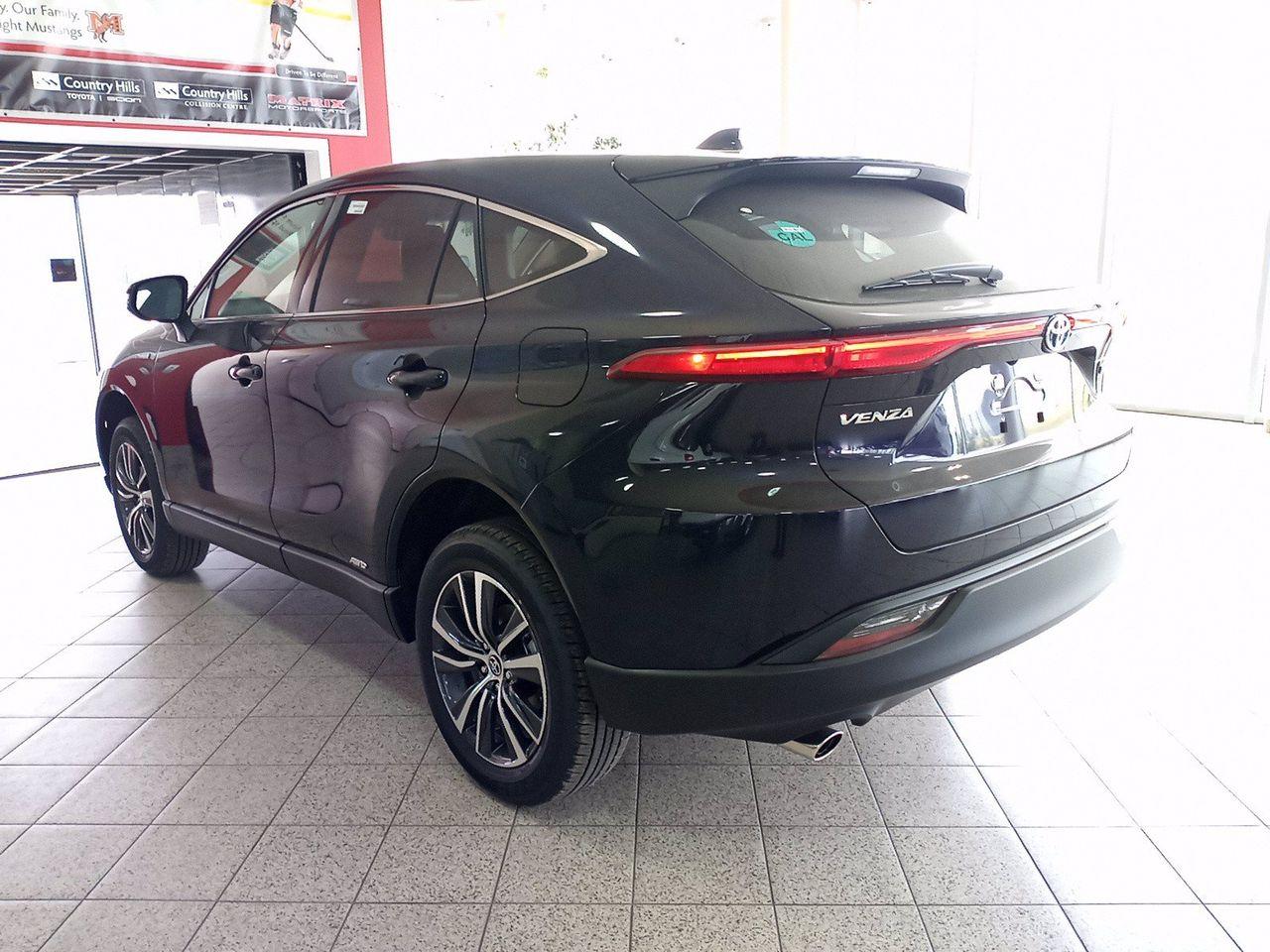 2021 Toyota Venza LE Hybrid-3