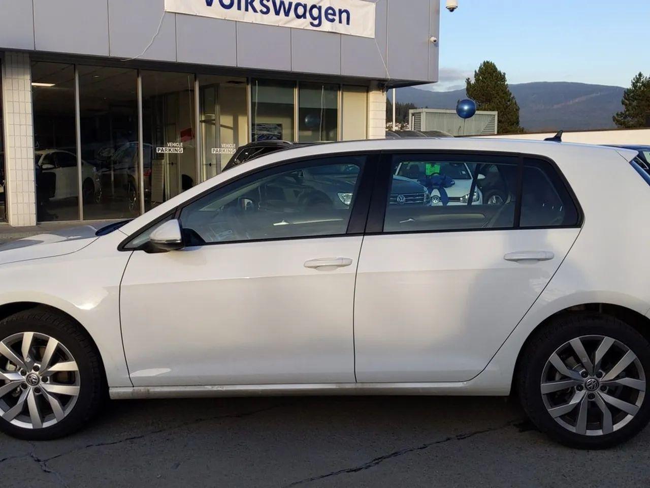 2021 Volkswagen Golf Highline-4