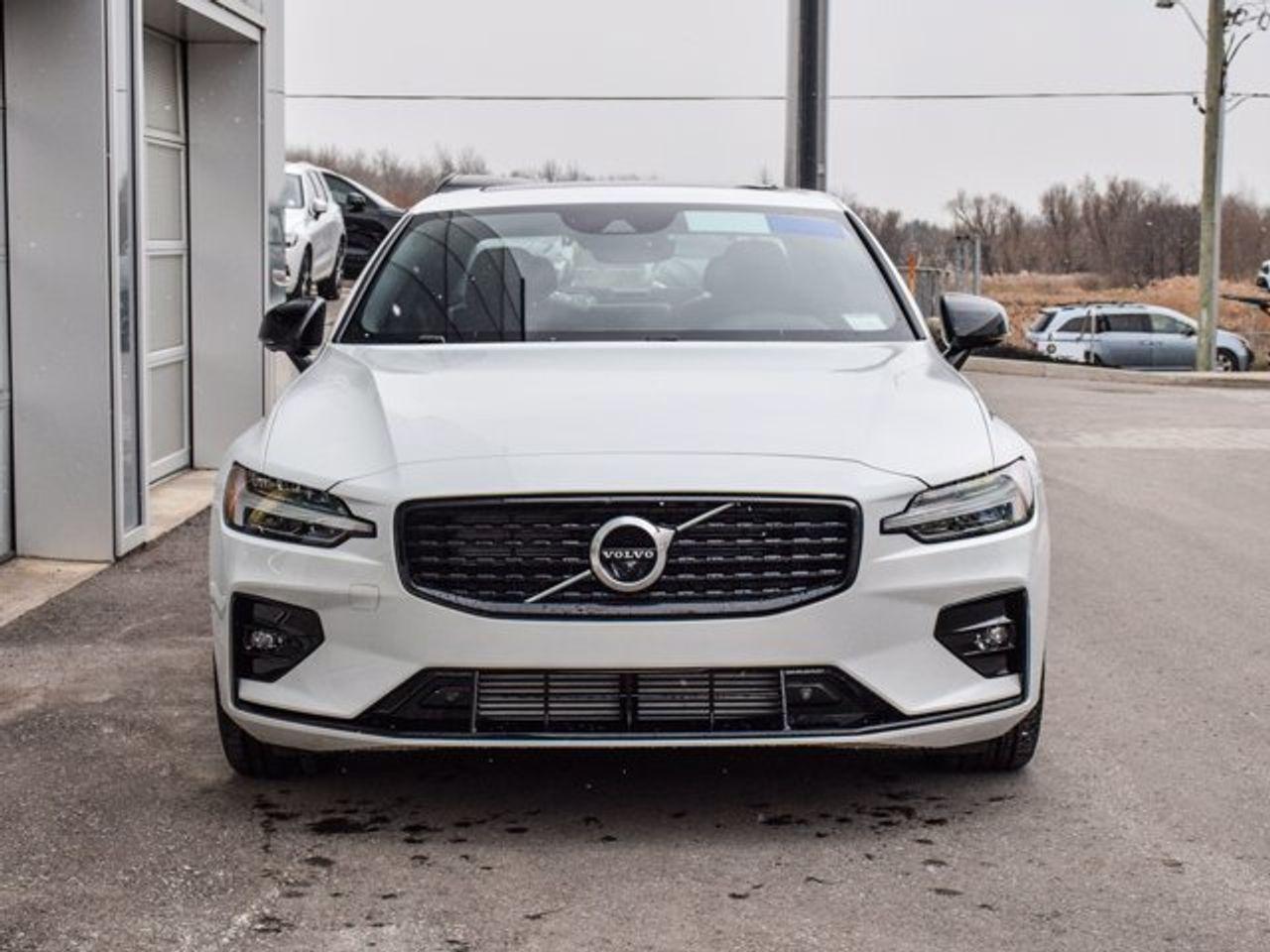 2021 Volvo S-60 R-Design-2