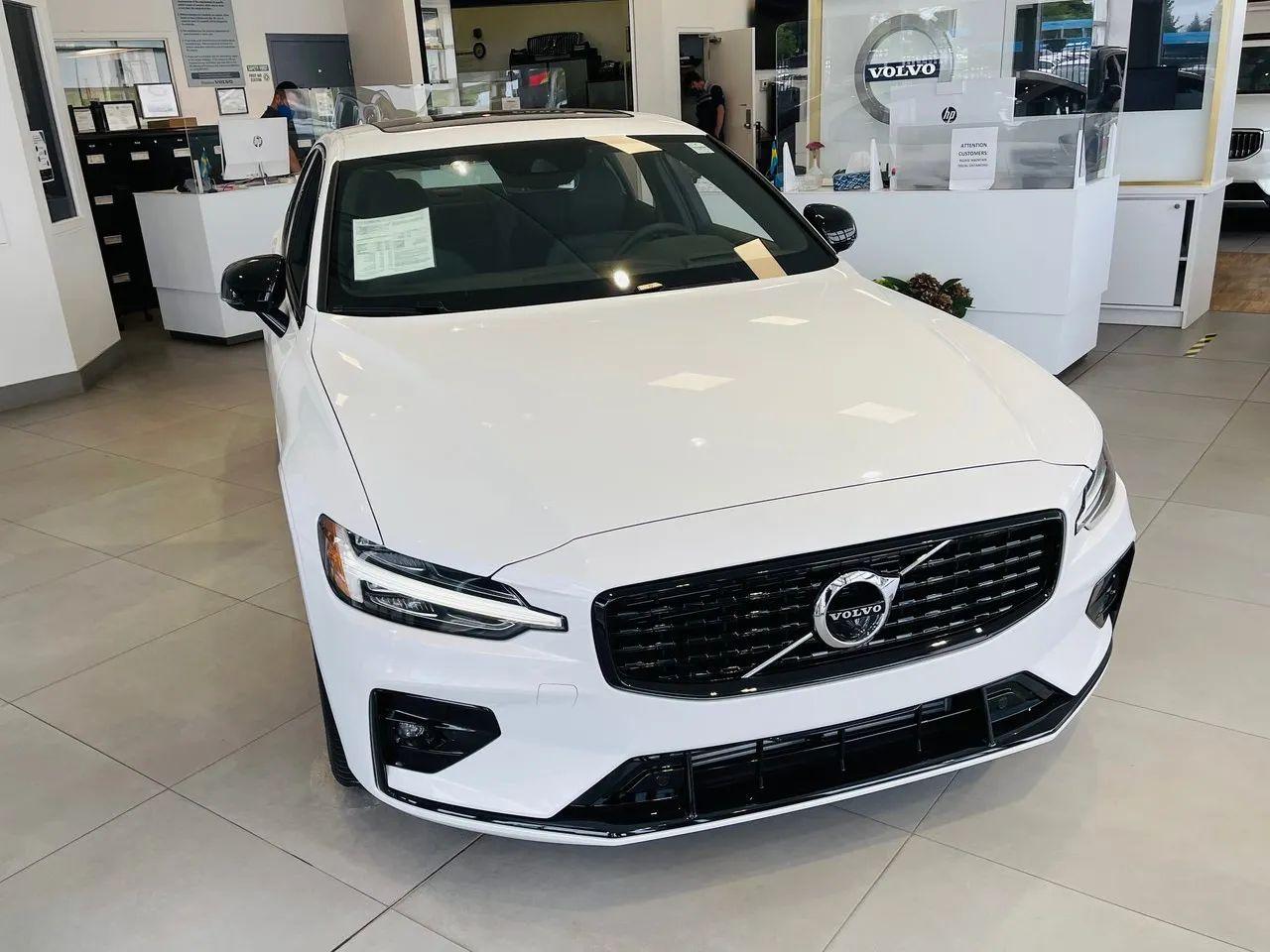 2021 Volvo S-60 T5 R-Design-3