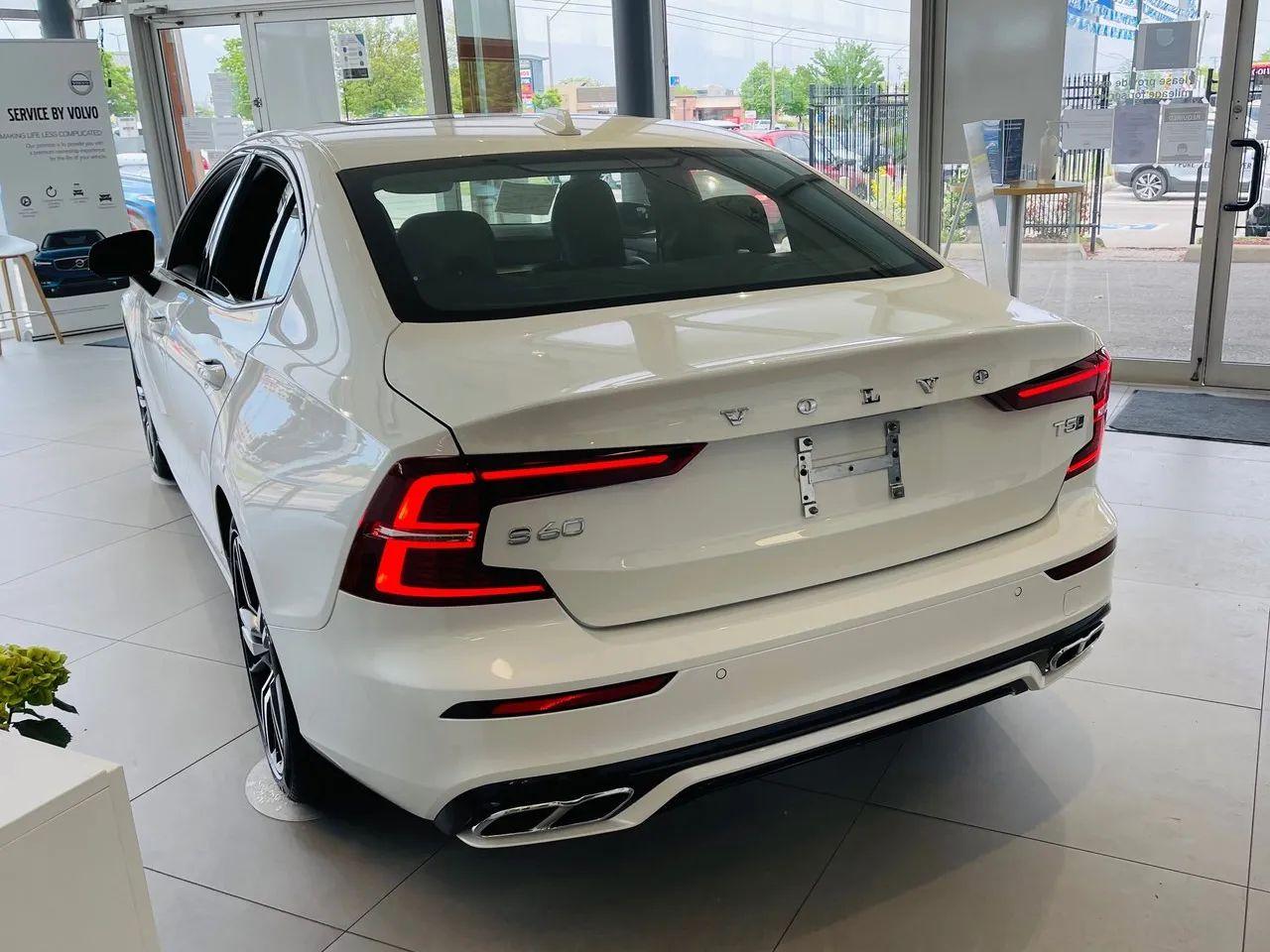2021 Volvo S-60 T5 R-Design-4