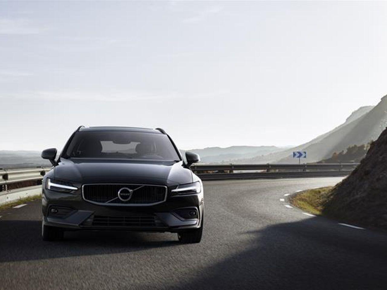 2021 Volvo V60 Momentum-3