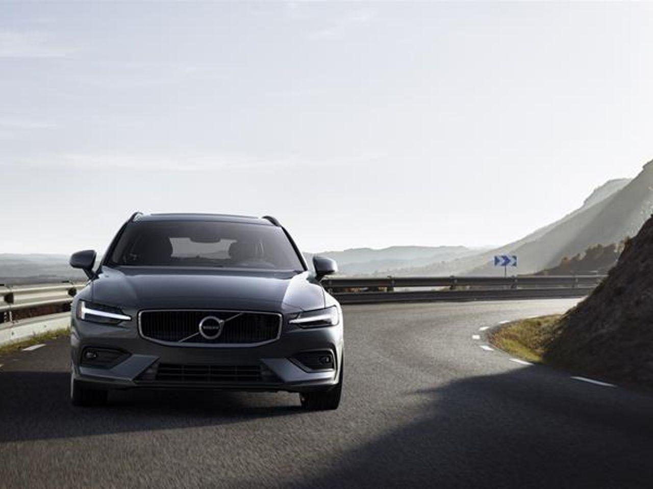 2021 Volvo V60 Momentum-3