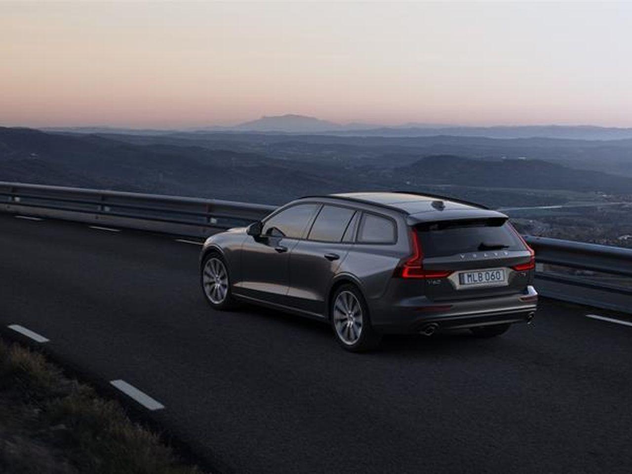 2021 Volvo V60 Momentum-4