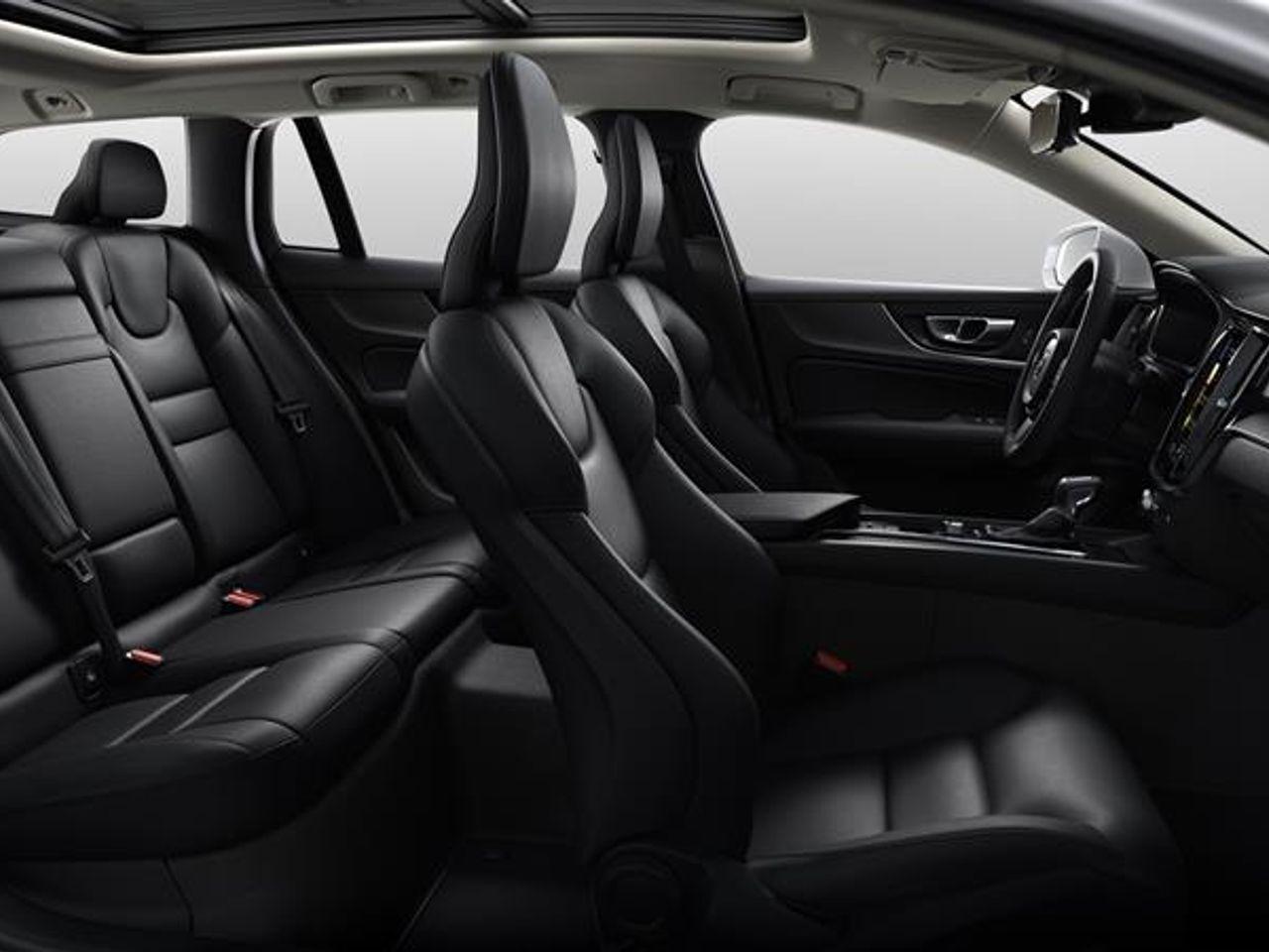 2021 Volvo V60 Momentum-2