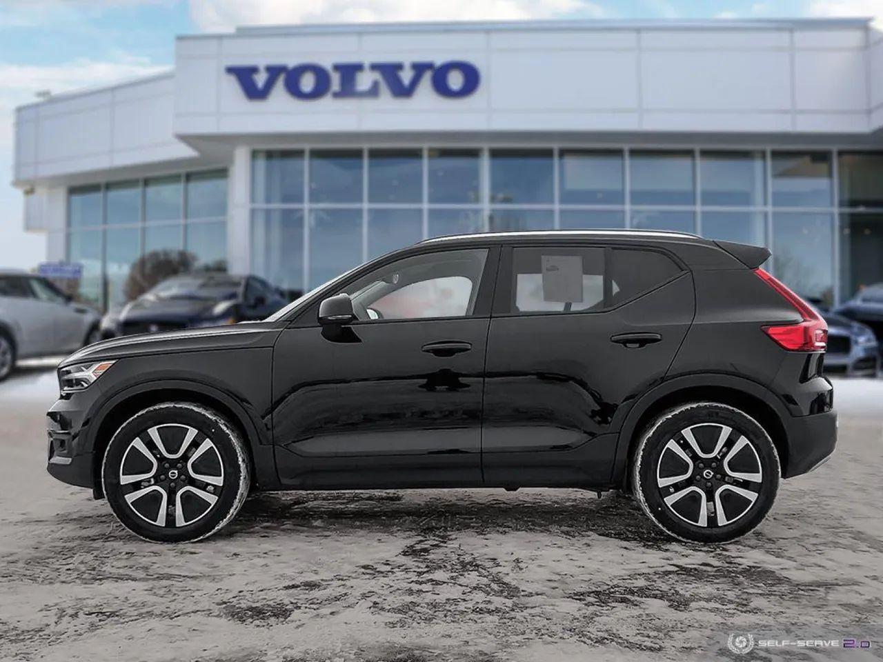 2021 Volvo XC40 Momentum-2