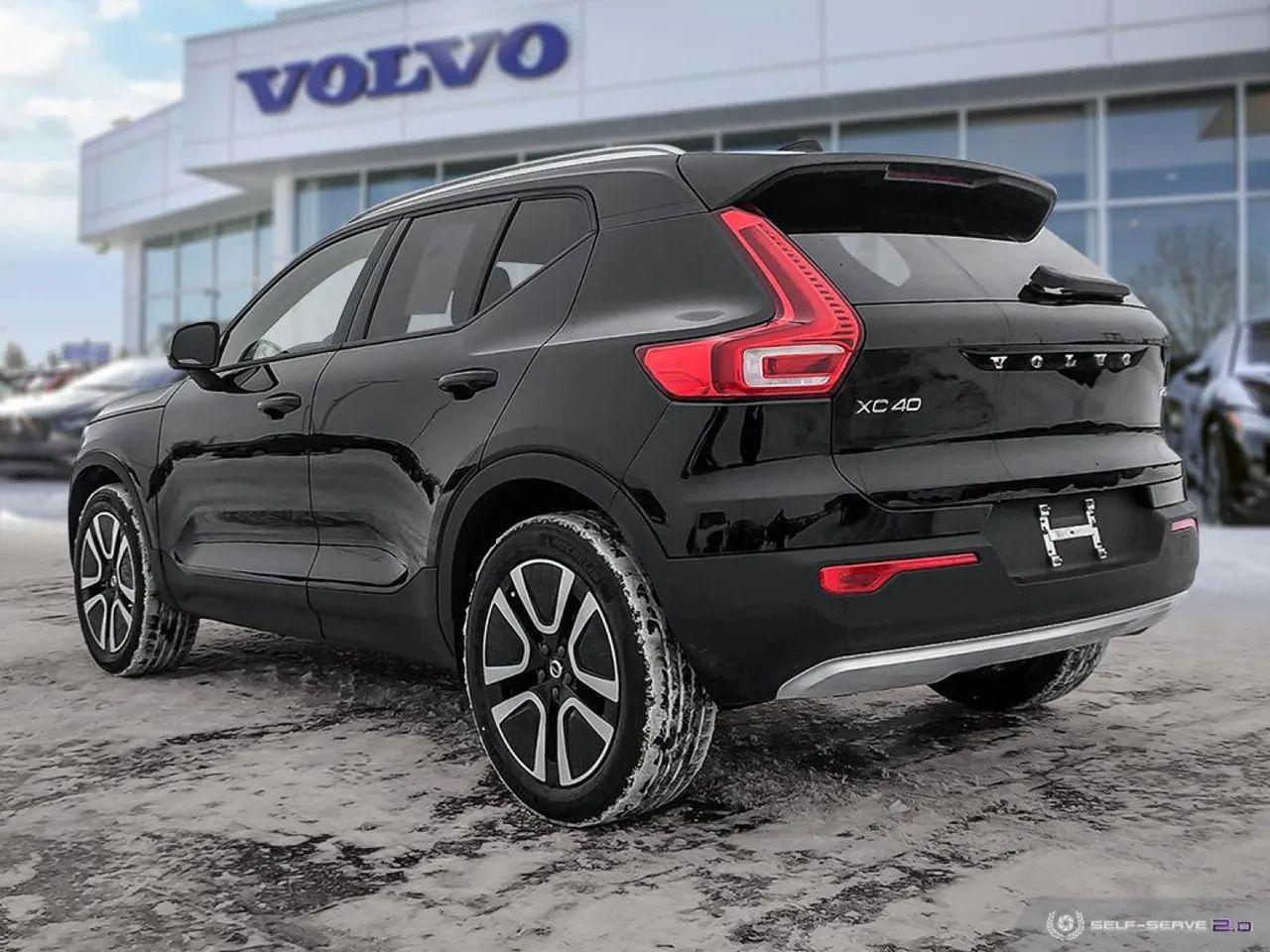 2021 Volvo XC40 Momentum-3