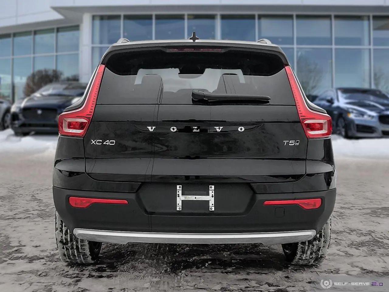 2021 Volvo XC40 Momentum-4