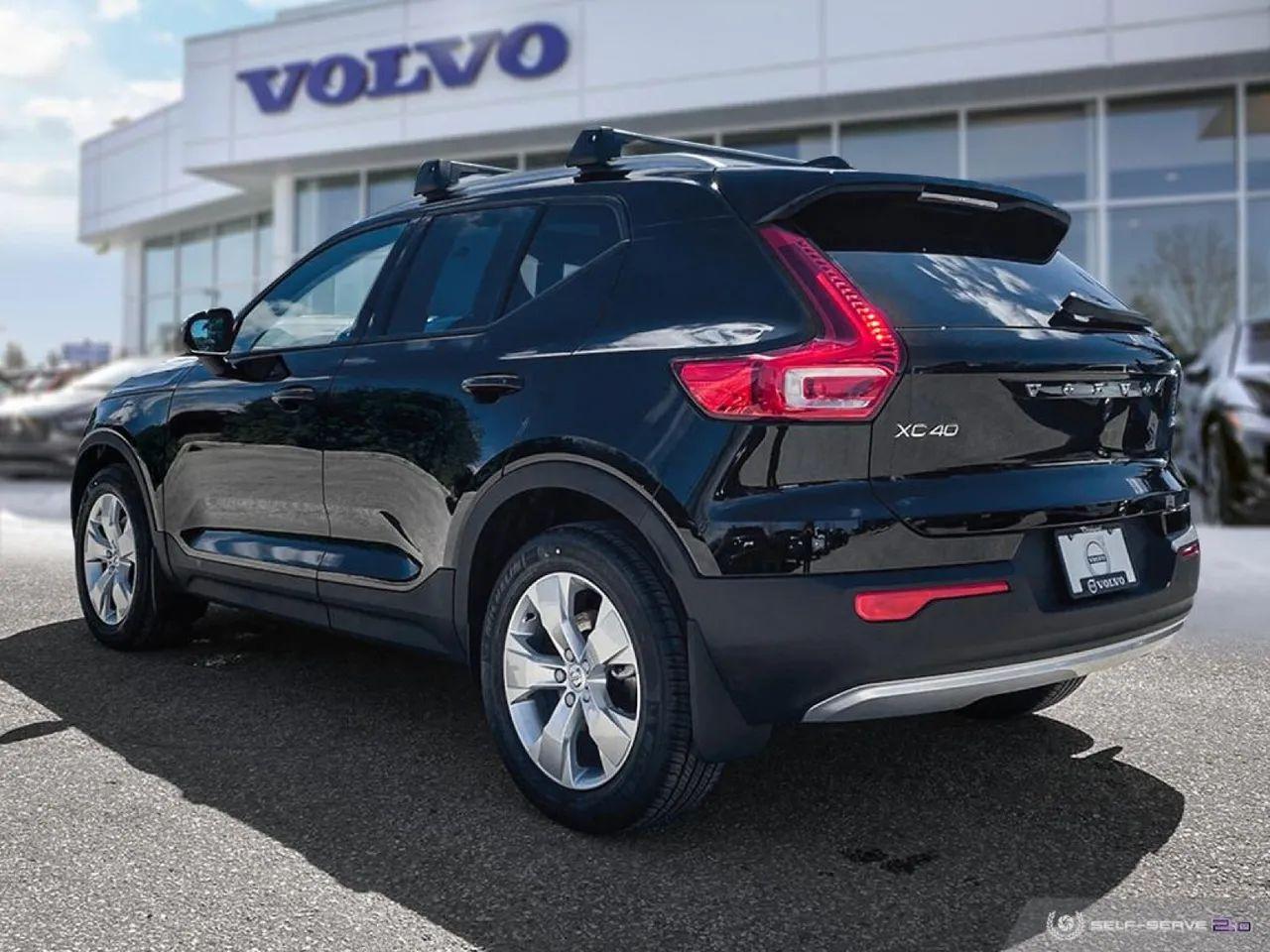 2021 Volvo XC40 Momentum-2