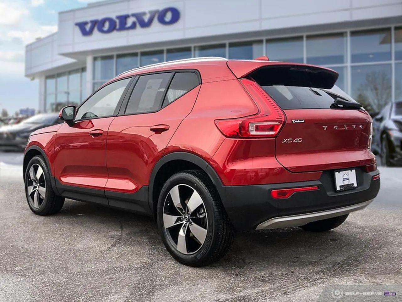 2021 Volvo XC40 Momentum-3