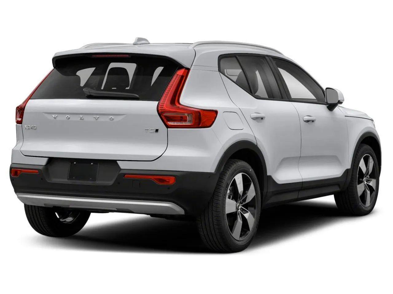 2021 Volvo XC40 Momentum-2
