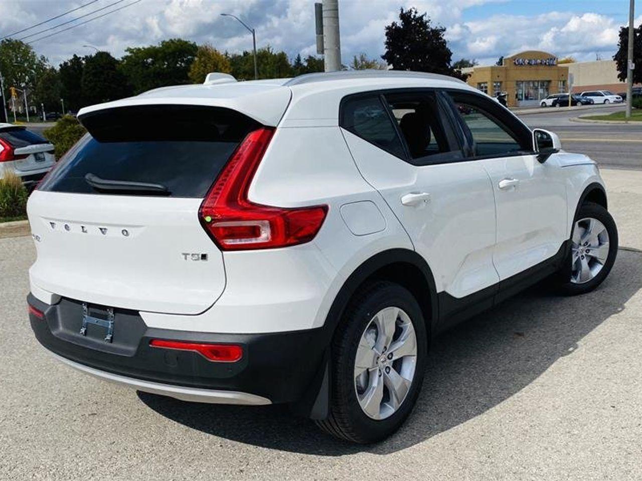 2021 Volvo XC40 Momentum-4