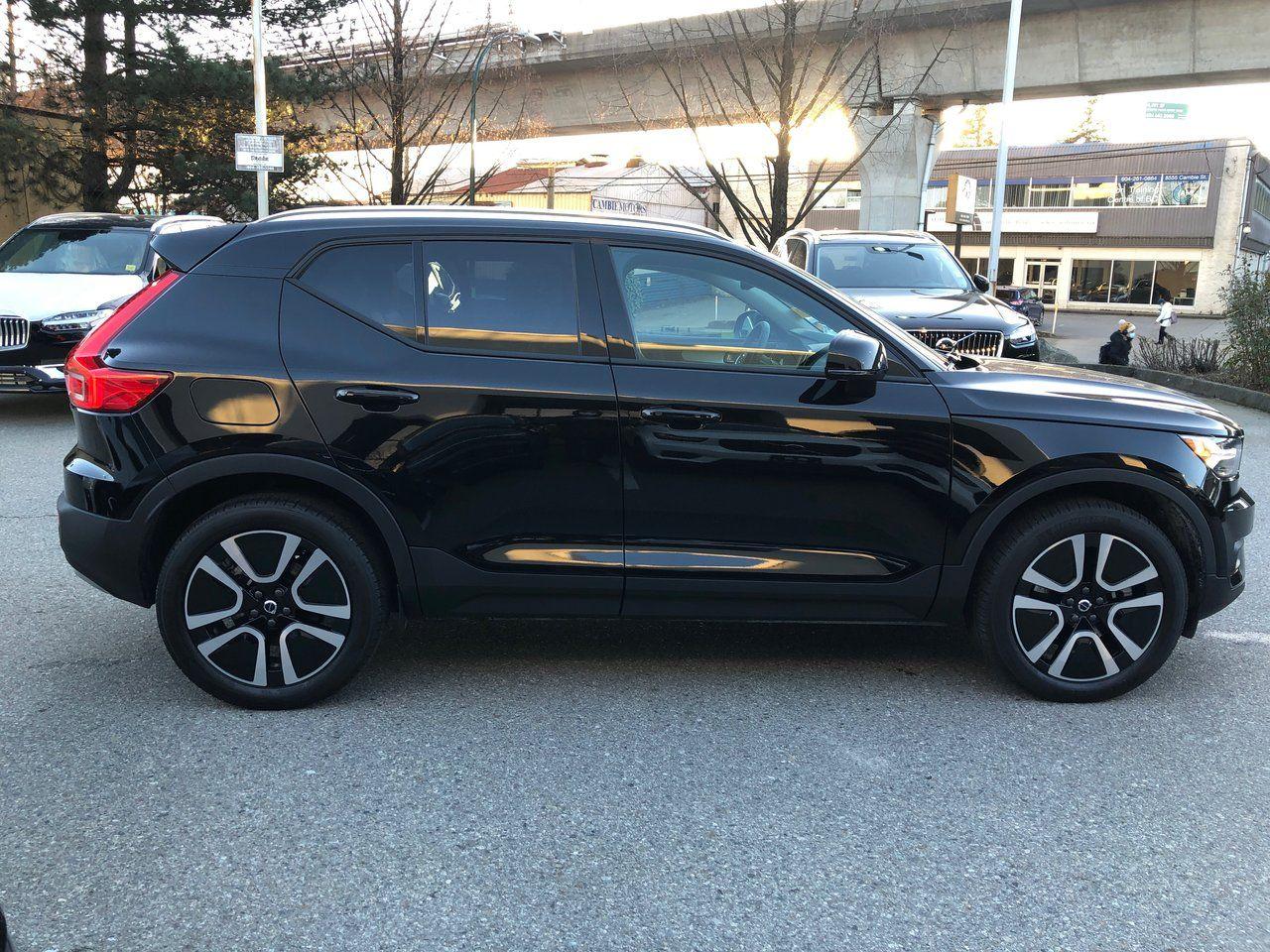 2021 Volvo XC40 Momentum-4