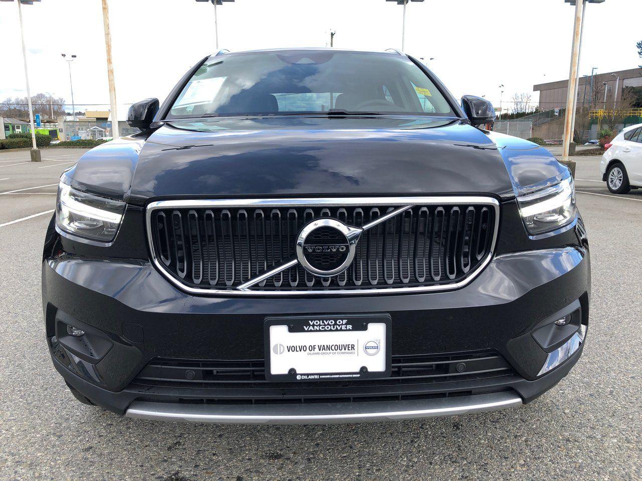 2021 Volvo XC40 Momentum-2