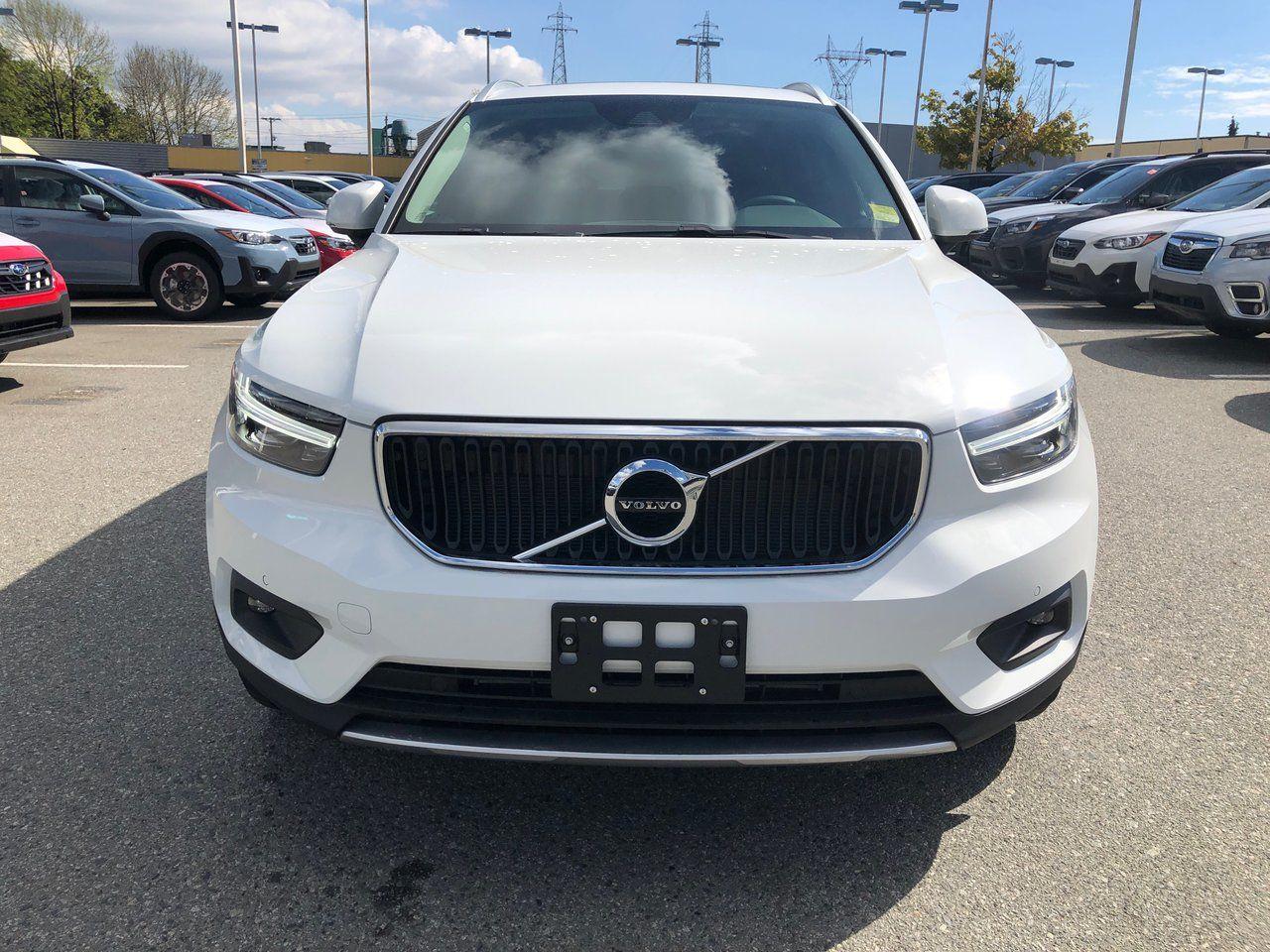 2021 Volvo XC40 Momentum-2
