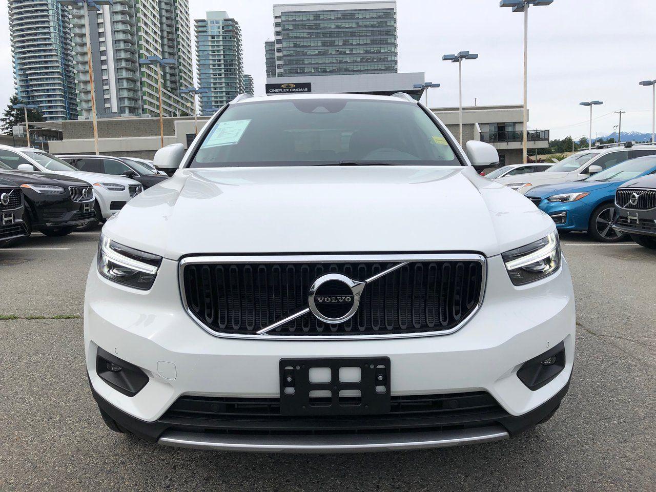 2021 Volvo XC40 Momentum-2