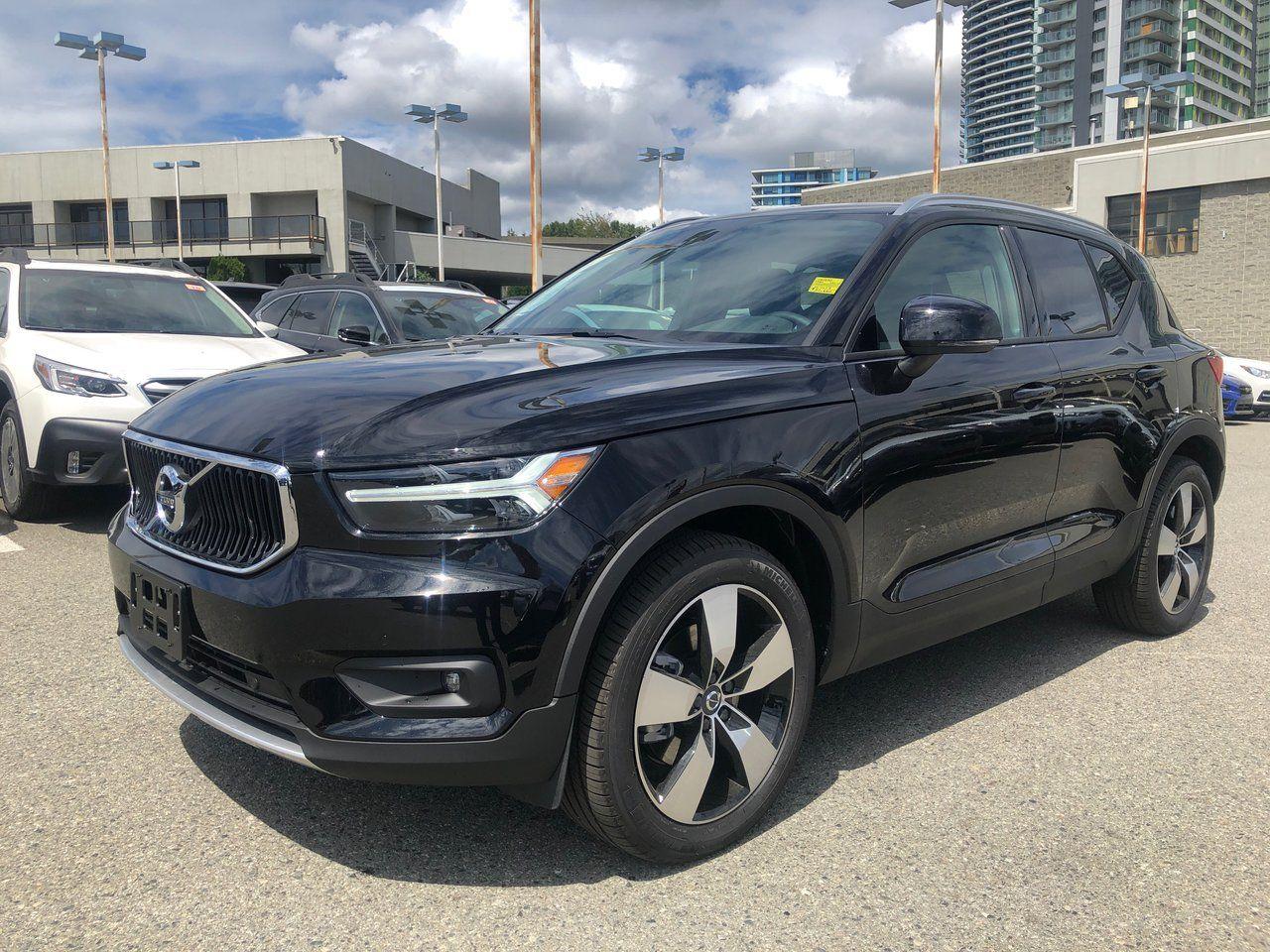 2021 Volvo XC40 Momentum-1