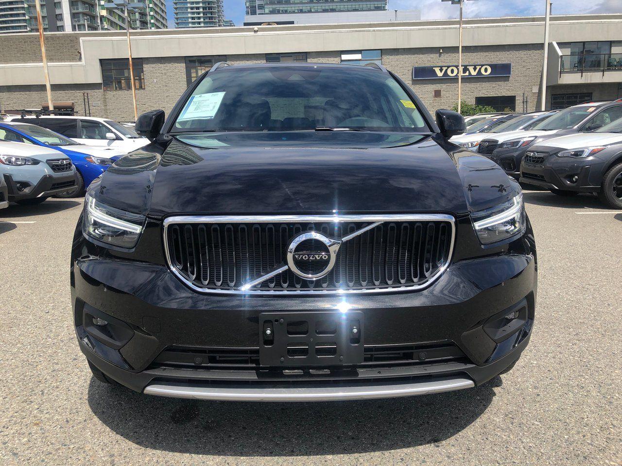 2021 Volvo XC40 Momentum-2