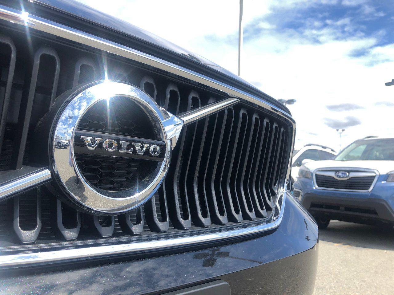 2021 Volvo XC40 Momentum-3