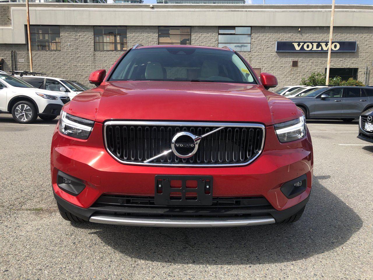 2021 Volvo XC40 Momentum-2