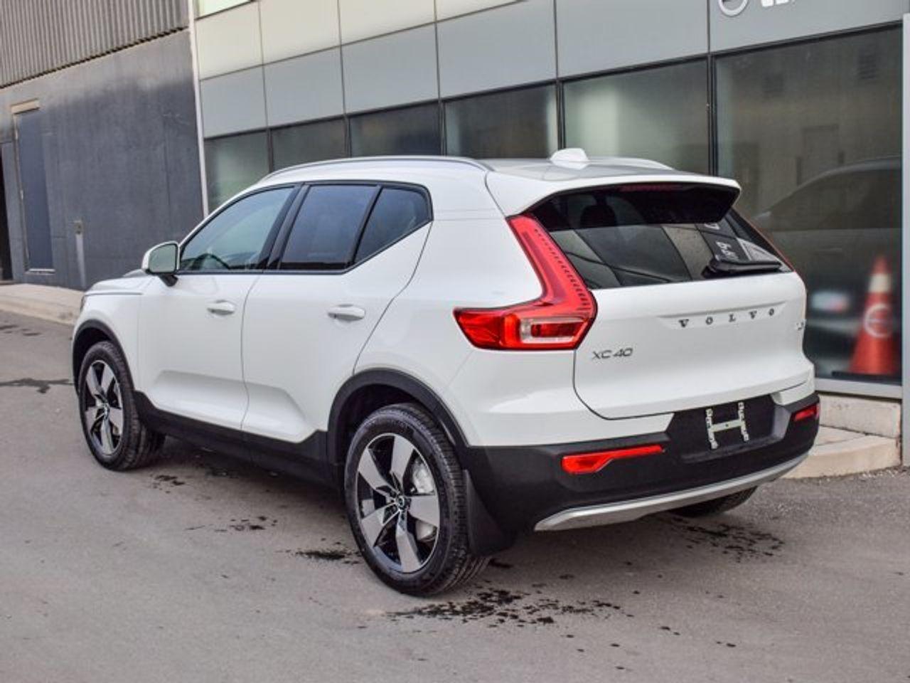 2021 Volvo XC40 Momentum-4