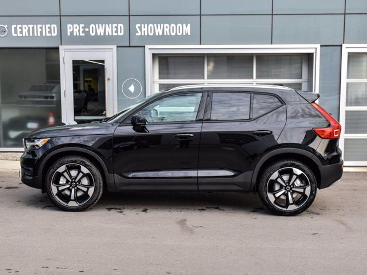 2021 Volvo XC40 Momentum-3